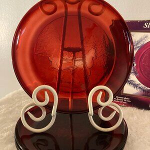 Arcoroc Ruby Red 7-1/2" Sleigh Ride Dessert Plates Set of (4)